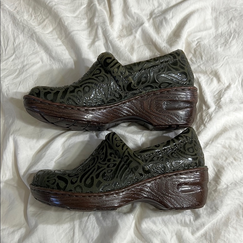 BOLO Green Leather and Brown Embossed Mules - Picture 3 of 4